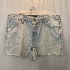 Express Jean shorts with asymmetrical closure - brand new